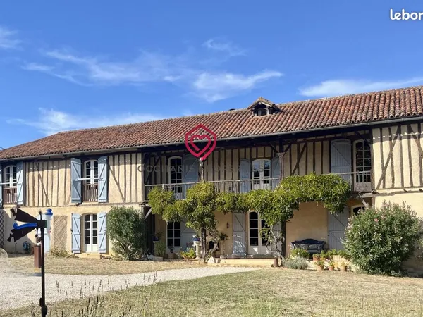 Propriété 10 pièces 230 m²