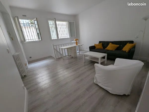 Loue appartement 59m² loi Carrez Paris 17ème proche rue de Levis, RdC 1860/mois