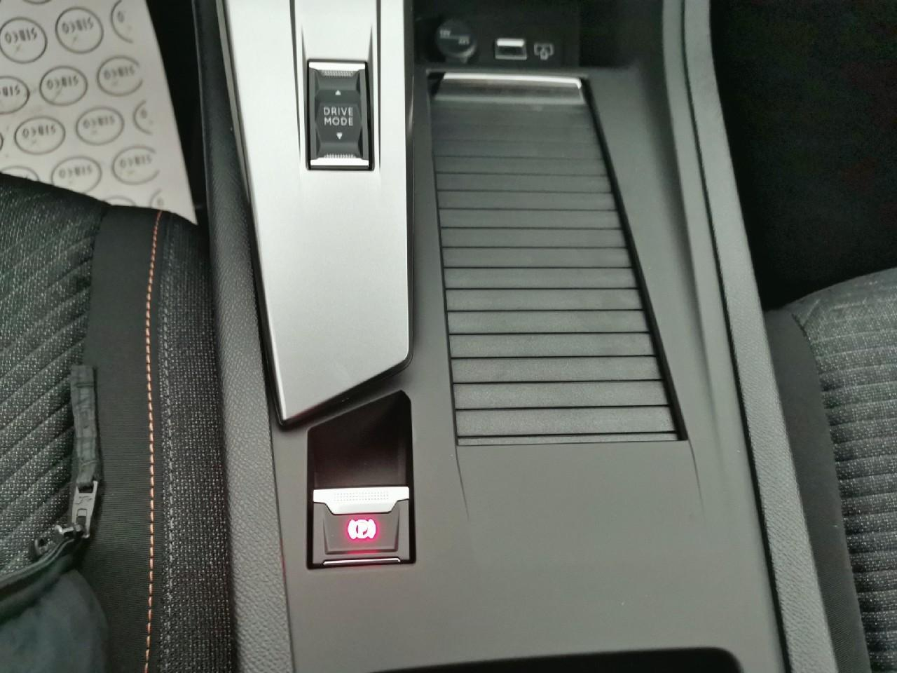 Peugeot 308 sw hybrid 145 e-dcs6 style — photo 23