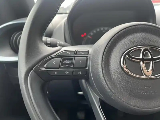Toyota Aygo X 1.0 vvt-i 72ch design my24 — photo 9