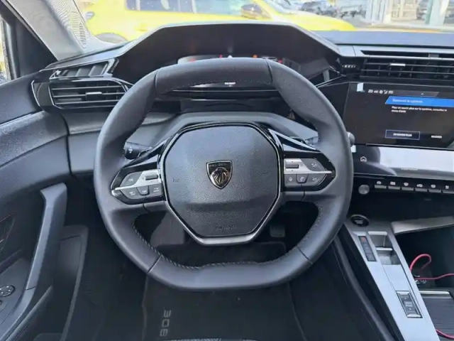 Peugeot 308 hybrid 145 e-dcs6 — photo 9
