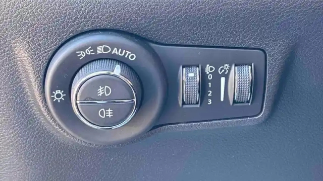 Jeep Compass 1.3 phev t4 190 ch 4xe eawd — photo 31
