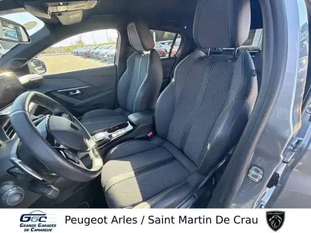 Peugeot 208 hybrid 110 e-dcs6 — photo 9
