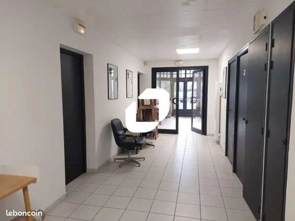 Bureau 320 m²