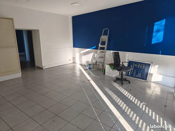 Local commercial 53 m² MACHECOUL SAINT MEME