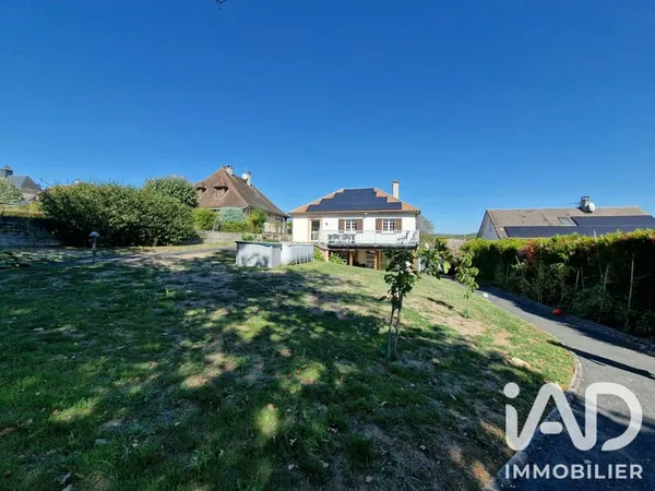 Maison 8 pièces 197 m²