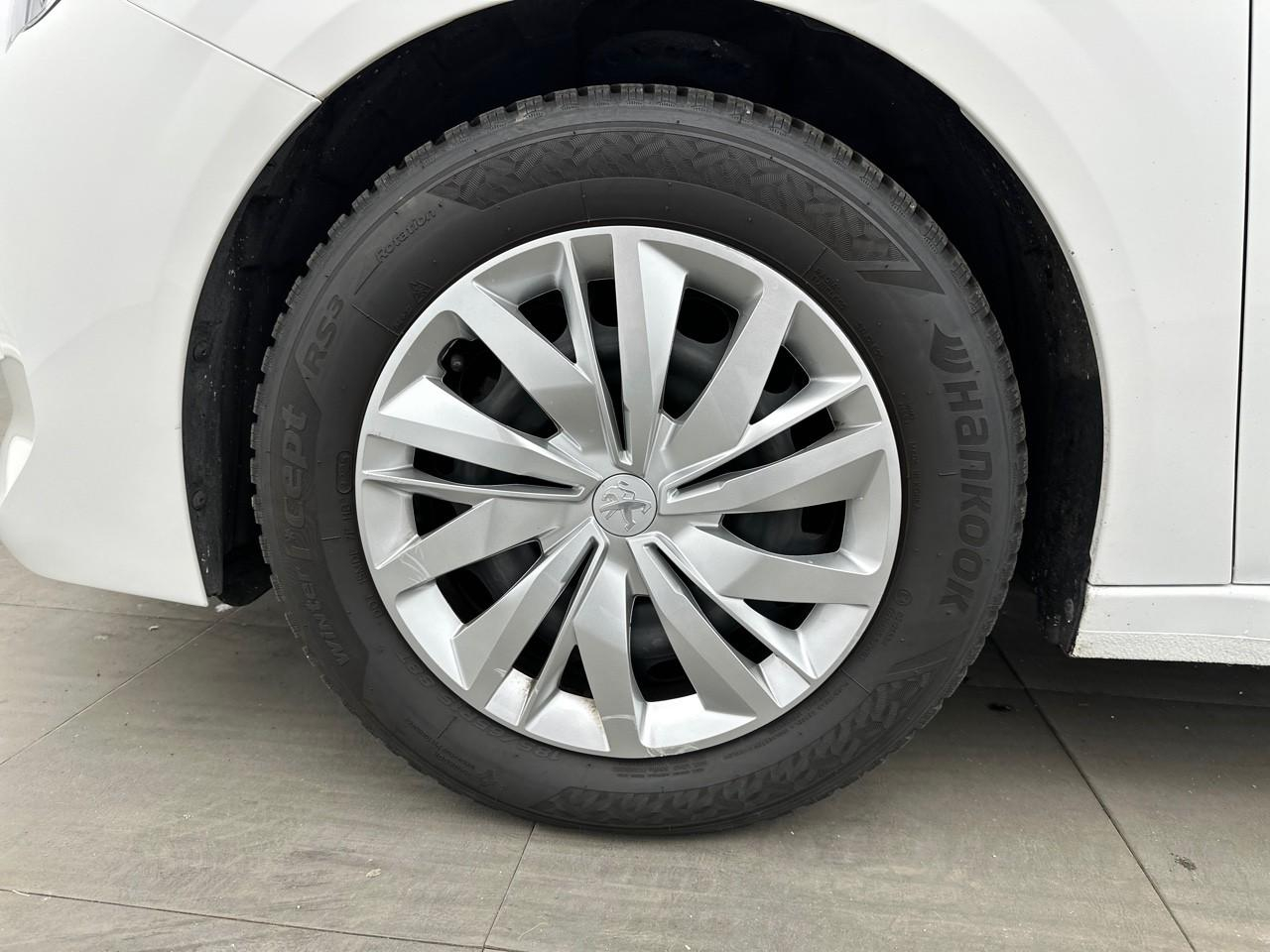 Peugeot 208 puretech 75 s&s bvm5 premium — photo 14