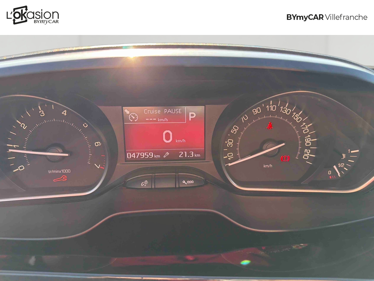 Peugeot 208 PureTech 110ch S&amp;S EAT6 — photo 17