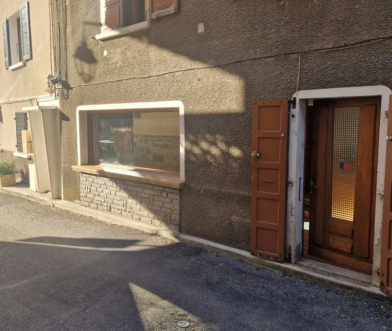 Photo 1
