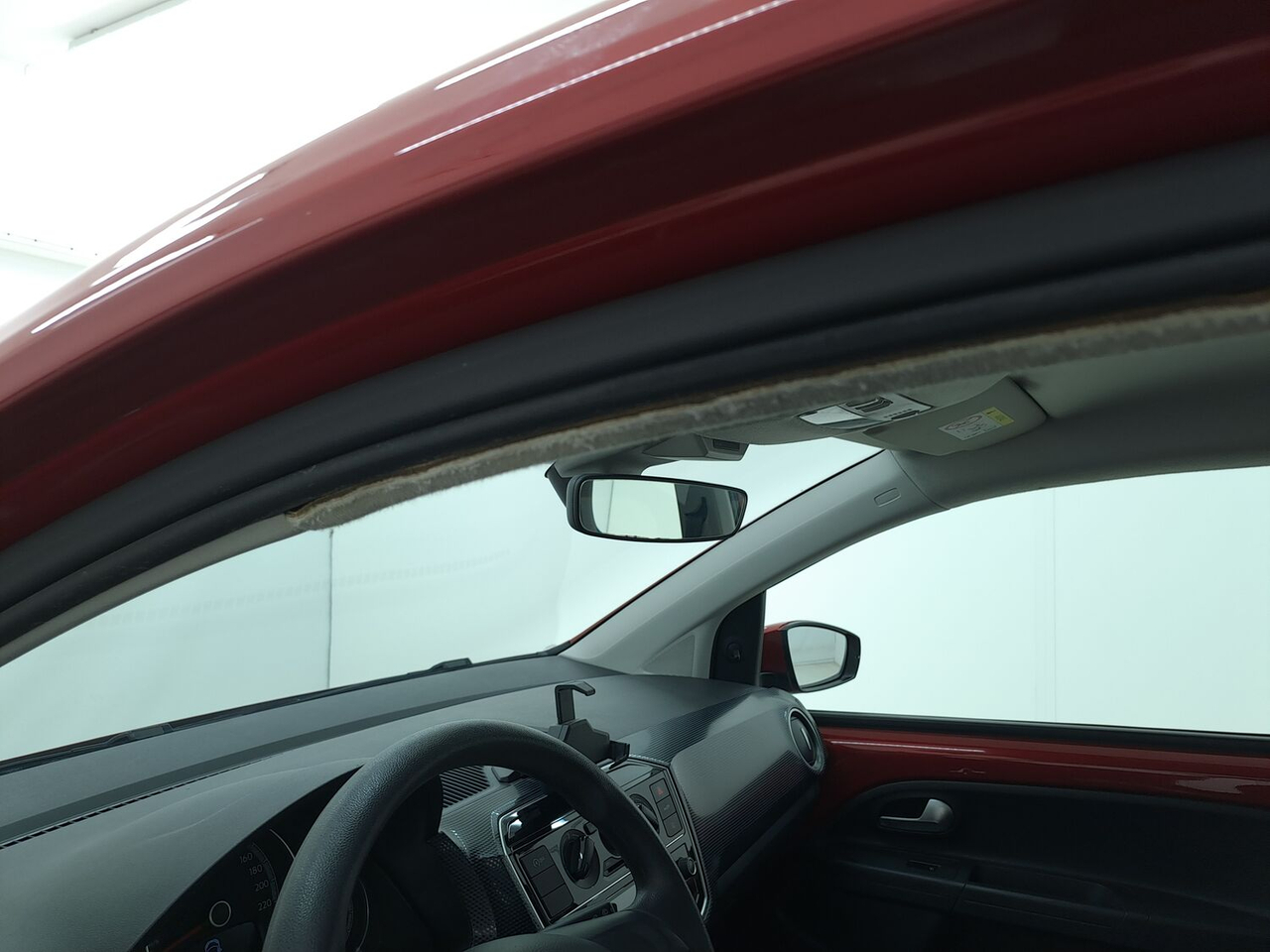 Volkswagen Up — photo 10