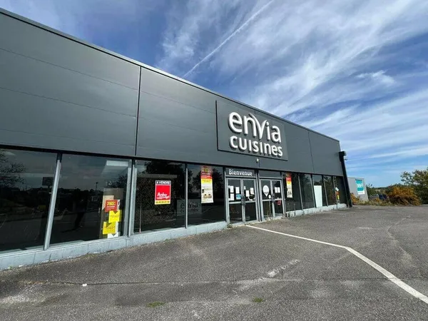 Local commercial 600 m²