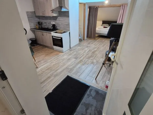 A vendre grand studio tout équipé