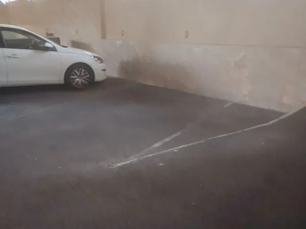 Place de parking couverte