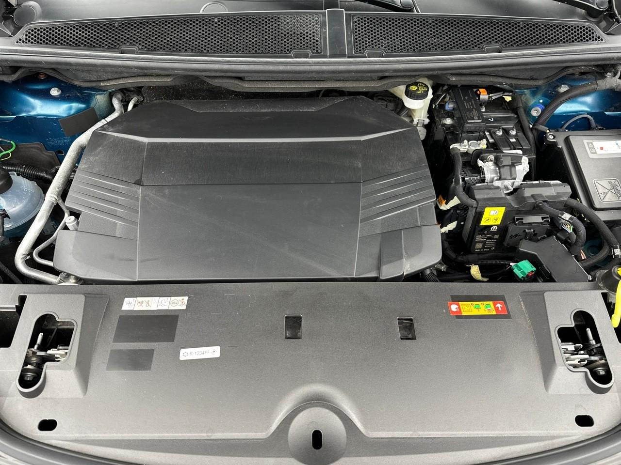 Peugeot 3008 electrique 210 ch 73 kwh gt — photo 13