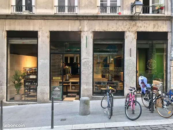 Local commercial, rue saint polycarpe, lyon 1er, 170 m² environ