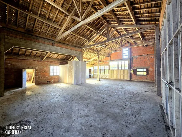 Propriété à fort potentiel - Hangars & bâtiments - 450 m² exploitables sur 2 000 m² de terrain - Cha