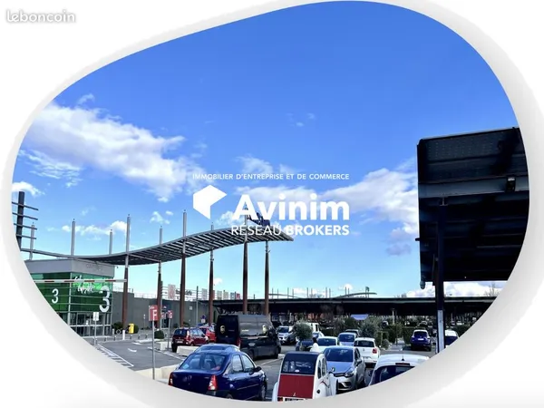 Local 128 m² Avignon