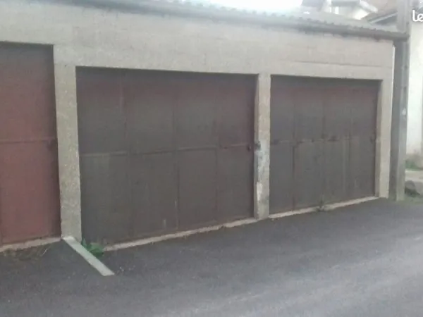 Vend 2 garages