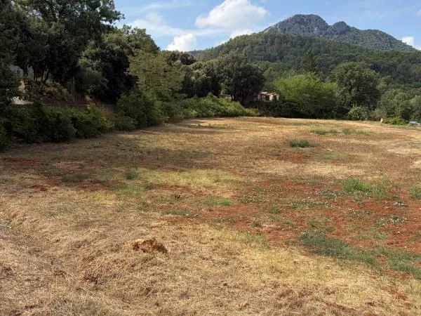 Terrain 600 m² Brignoles