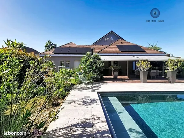 Villa 8 pièces 294 m²