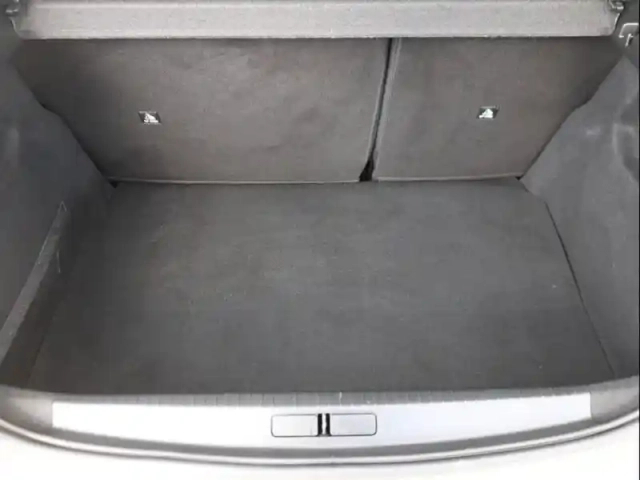 Peugeot 208 1.2 puretech 100ch s&amp;s allure — photo 6