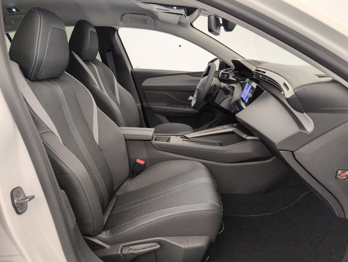 Peugeot 308 — photo 9