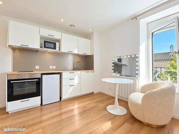 Studio 1 pièce 21 m²