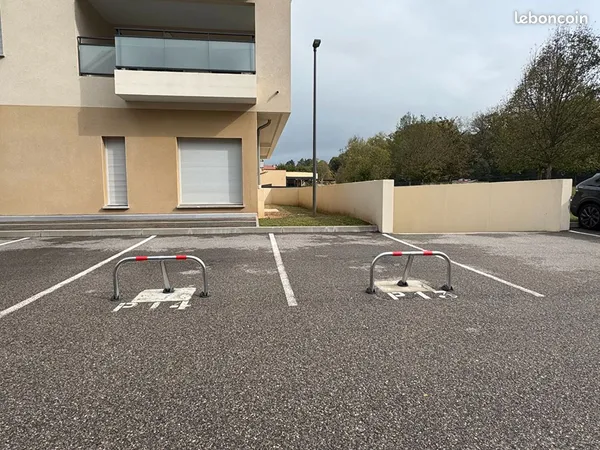 Parking/box CHAMAGNIEU