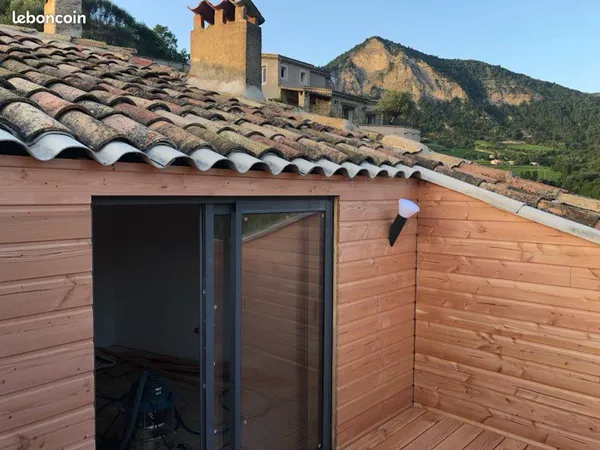 Appartement atypique dans maison de village