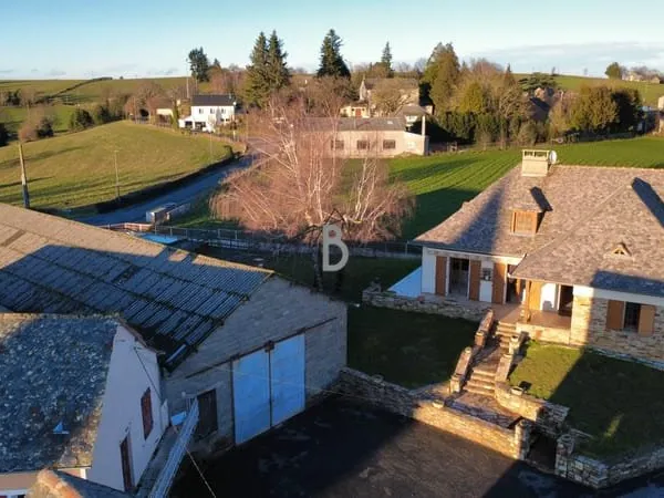 Maison T7 de 170 m2 sur terrain 1000 m2 - RULLAC St CIRQ