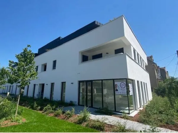 Local commercial 102 m²