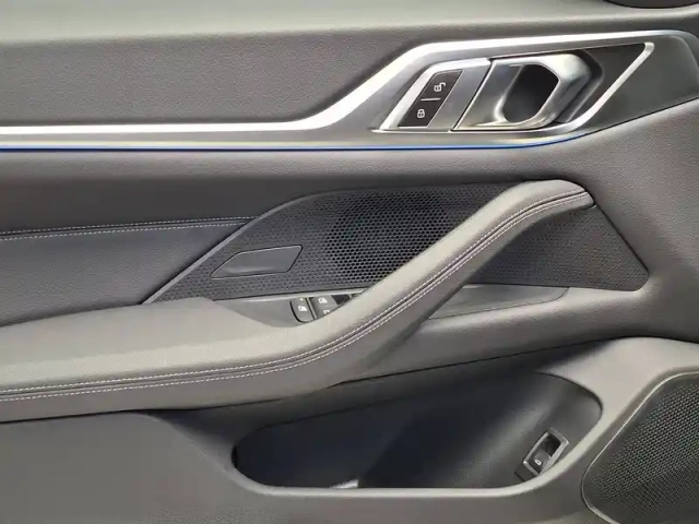 Bmw I4 edrive40 — photo 73