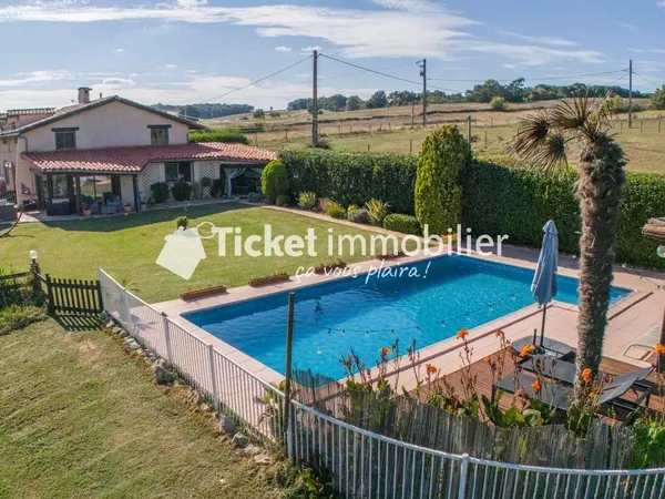 Maison 7 pièces 226 m²