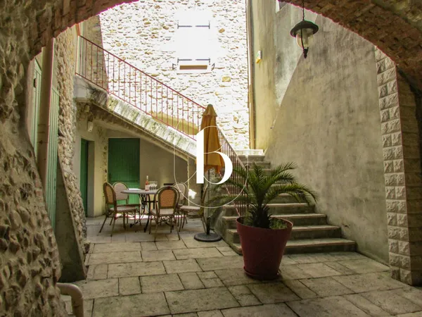 Maison de village 7 pièces 315 m²