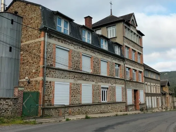 Maison 37 pièces 3533 m²