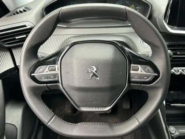 Peugeot 2008 e- 136ch allure — photo 9