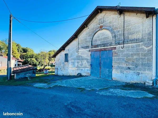 Parking/box 5 pièces 172 m²
