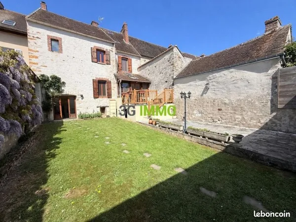 Vente | Maison | 8p | 4ch | 232 m² | Montigny-Lencoup | Terrasse · Jardin · Piscine
