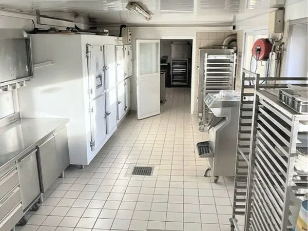 Fonds de commerce pâtisserie-chocolaterie - Loire (42) - Vente directe