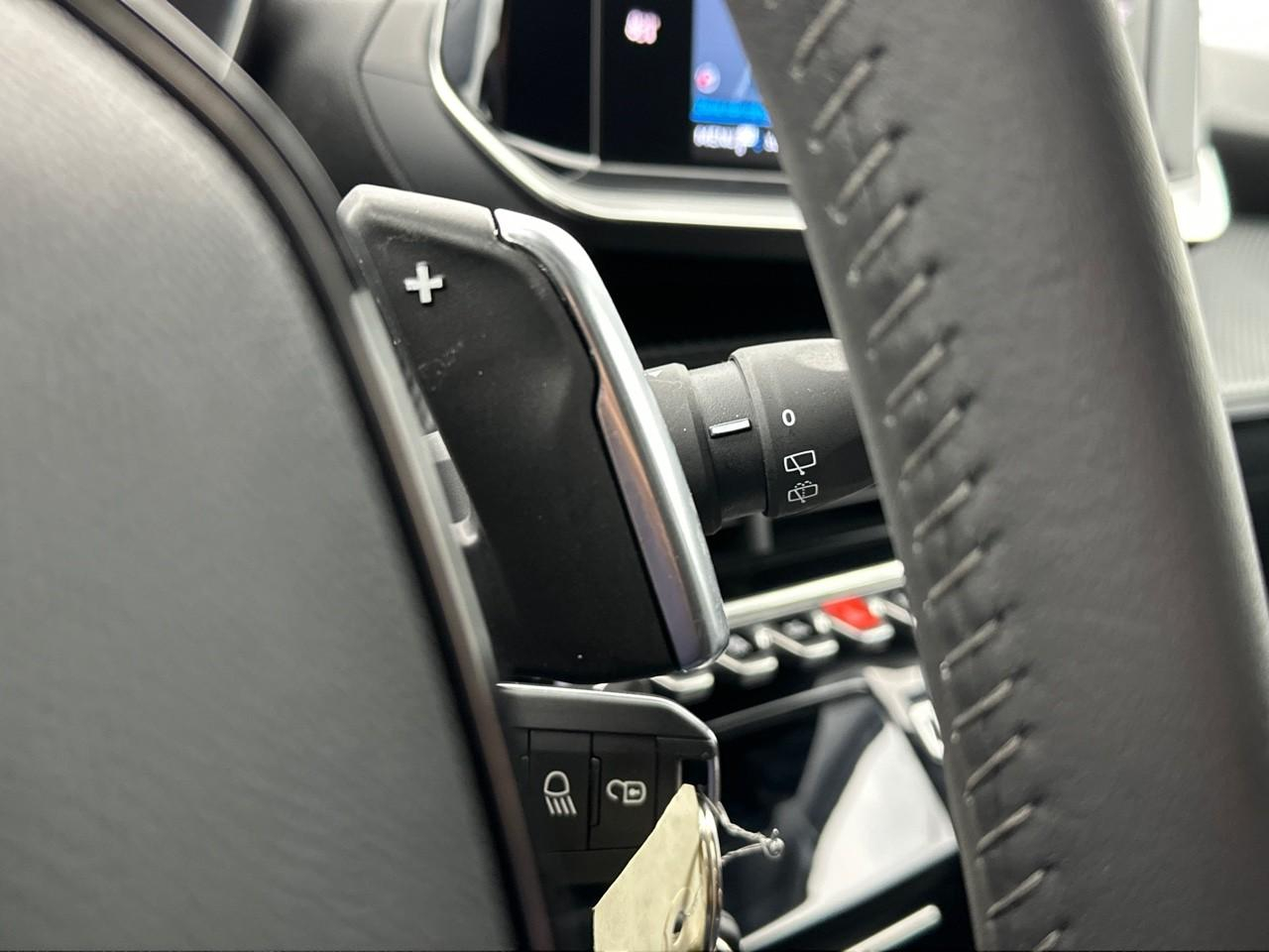 Peugeot 2008 puretech 130 s&s eat8 allure — photo 20