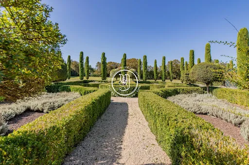 Propriété 11 pièces 394 m²