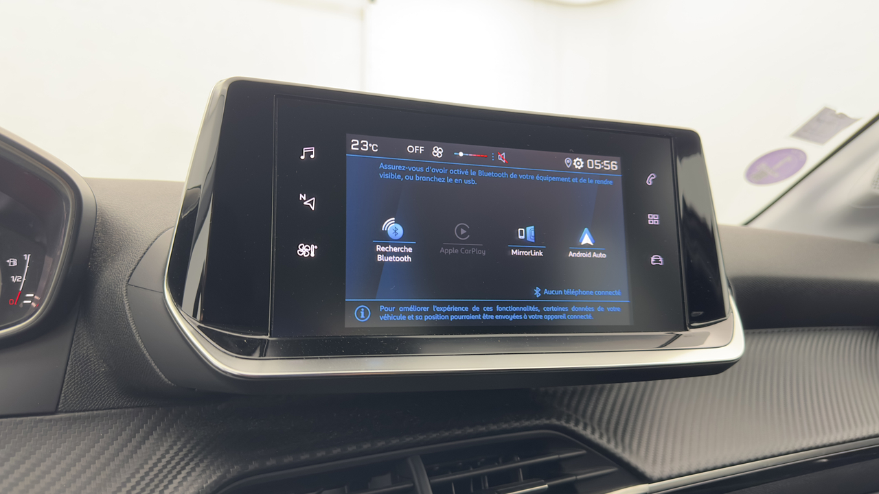 Peugeot 208 PureTech 100 S&amp;S EAT8 — photo 30