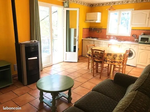 Jolie petite maison meublée avec jardin