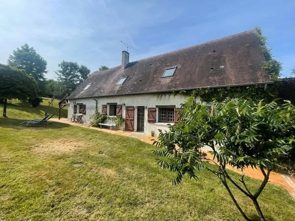 Maison de campagne à vendre dans le Perche avec 5 chambres.
