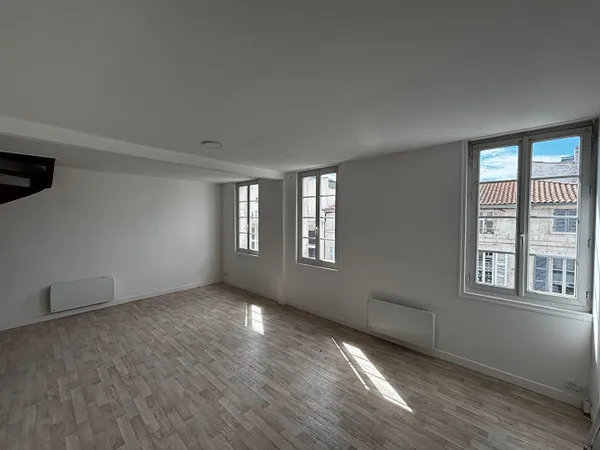 Duplex lumineux en plein centre-ville de Rochefort