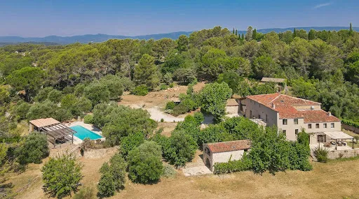 Villa 10 pièces 486 m²