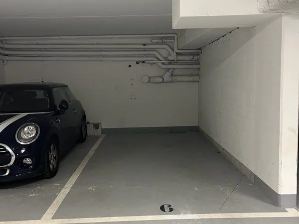 Parking à Louer / Versailles Montbauron