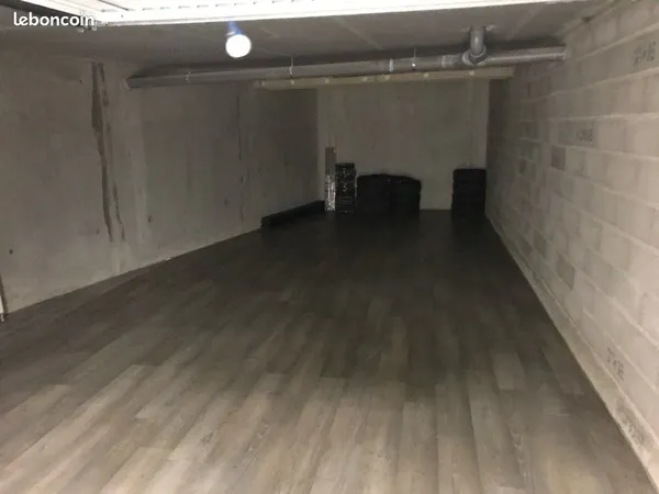 GARAGE BOX FERMÉ SOUS TERRAIN 43m2
