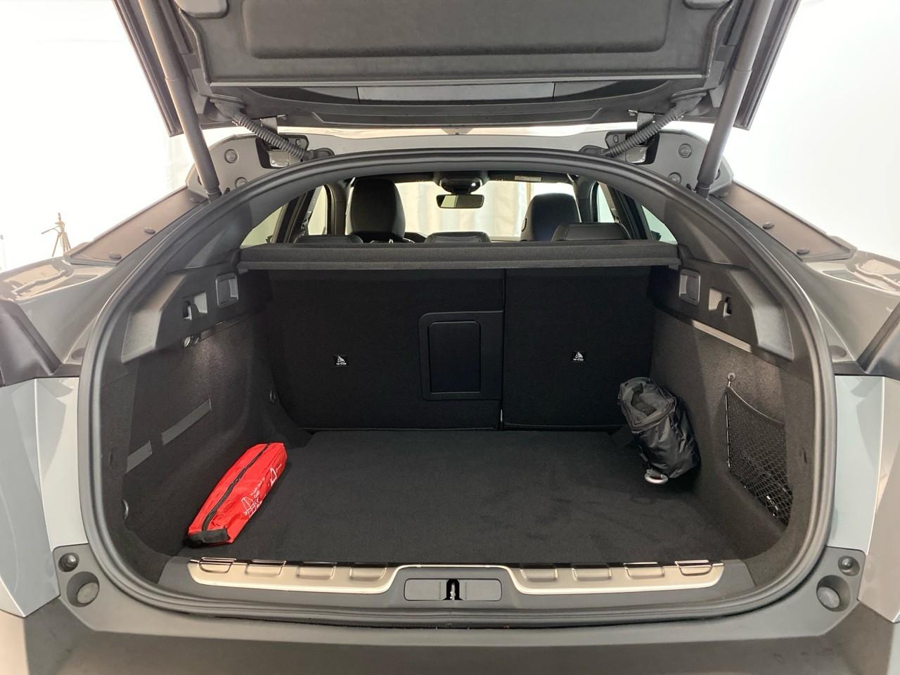 Peugeot 408 hybrid 145 e-dcs6 gt — photo 6