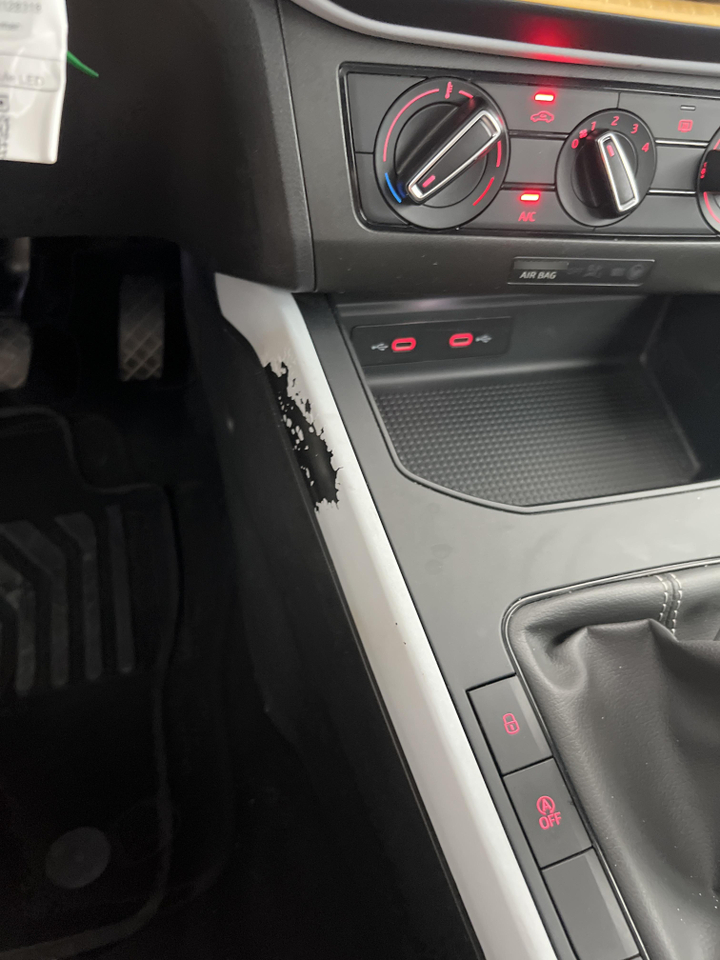 Seat Arona — photo 48